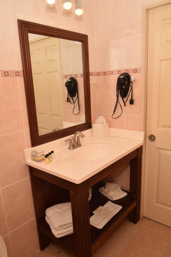 ג'ורג'טאון Brandsville Suites מראה חיצוני תמונה